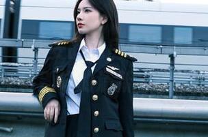 头条女神 – 乔安的私房水手服写真，图片展现出别样的清新与优雅.txt