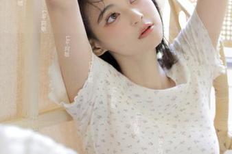 头条女神 – 张梓柔无圣光泳装写真：性感与艺术的极致融合，无法抵挡的诱惑！.txt