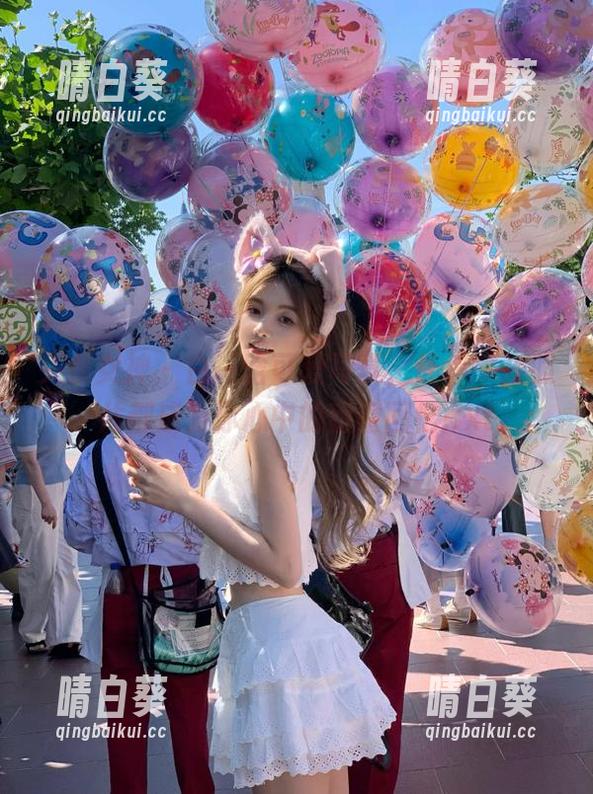 头条女神 - 白一晗可爱写真，让每一张照片都成为你心中的甜蜜回忆.txt