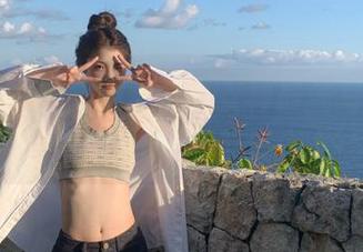 头条女神 – 蔡楠心中の女神最新写真合集：探索她心中的那道光.txt