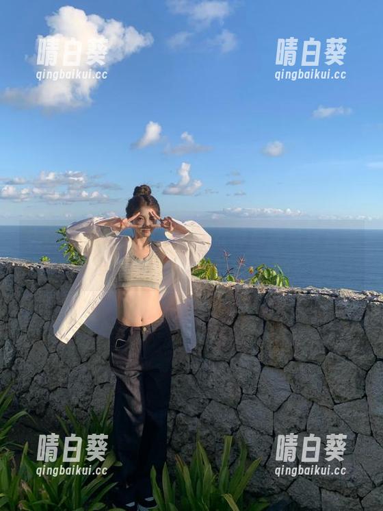头条女神 - 蔡楠心中の女神最新写真合集：探索她心中的那道光.txt