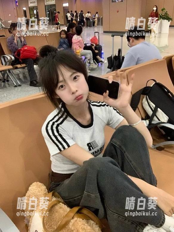 微密圈 - 好H好女杀手沙发写真探险：捕捉原图中的真实瞬间.txt
