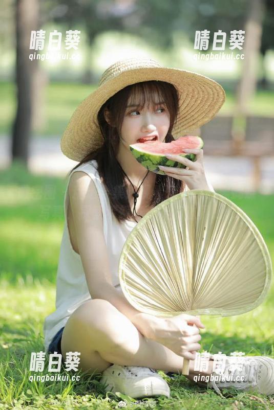 微密圈 - 精选合集：观看宋昱欣的黑蝴蝶写真，探索梦幻与现实的边界.txt
