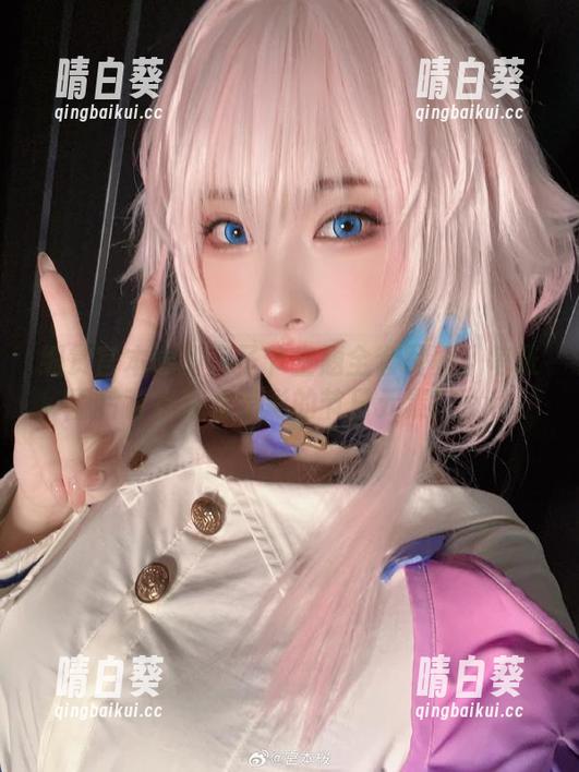 细赏宫本樱的万圣节主题全套写真：每张图片背后都有精彩的节日元素！.txt