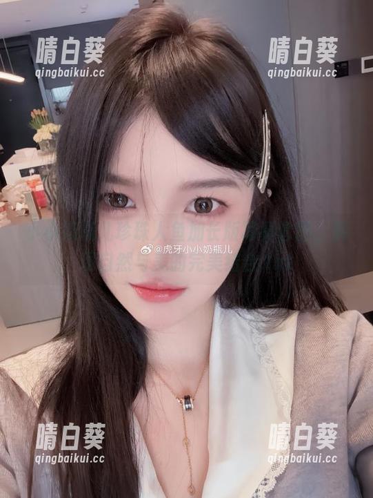 小小奶瓶儿珍珠人鱼加长版写真套图，展现自然与美的完美结合.txt