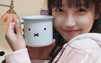 少女秩序 – 领略乐栀黑白美图，感受摄影师眼中的独特艺术作品.txt