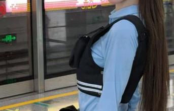 尤果网 – 伊莉娜的私拍连衣裙作品，笑女神的逆袭之路！.txt