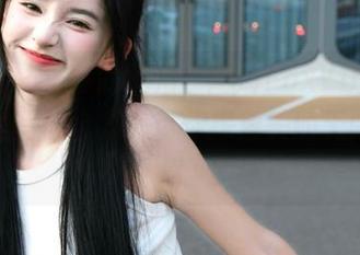 尤物馆 – 独特的视角，高清FoxYini孟狐狸学姐写真合集，带你探索美的无限可能！.txt