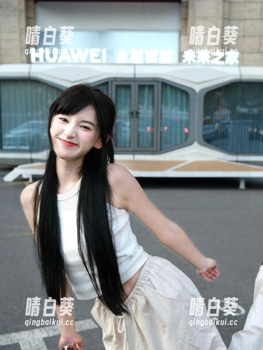 尤物馆 - 独特的视角，高清FoxYini孟狐狸学姐写真合集，带你探索美的无限可能！.txt