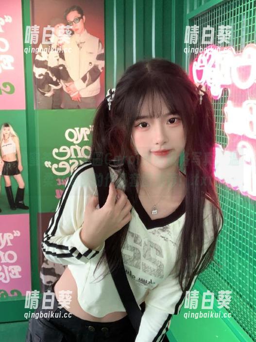 尤蜜荟 - 土肥圆Carol吊带风格写真，温柔又俏皮的作品套图推荐！.txt