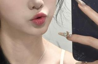 尤蜜荟 – 娜露selena泳衣写真集：每一张原图都是夏日的浪潮与梦想.txt