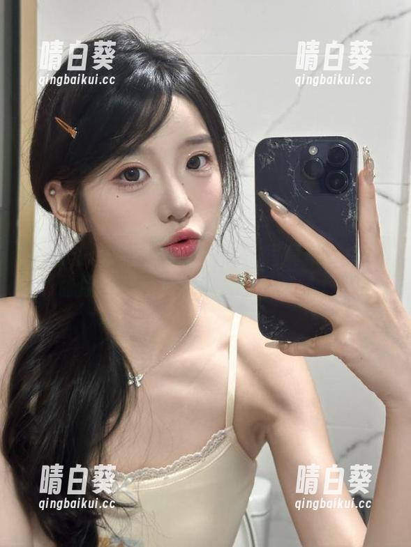 尤蜜荟 - 娜露selena泳衣写真集：每一张原图都是夏日的浪潮与梦想.txt