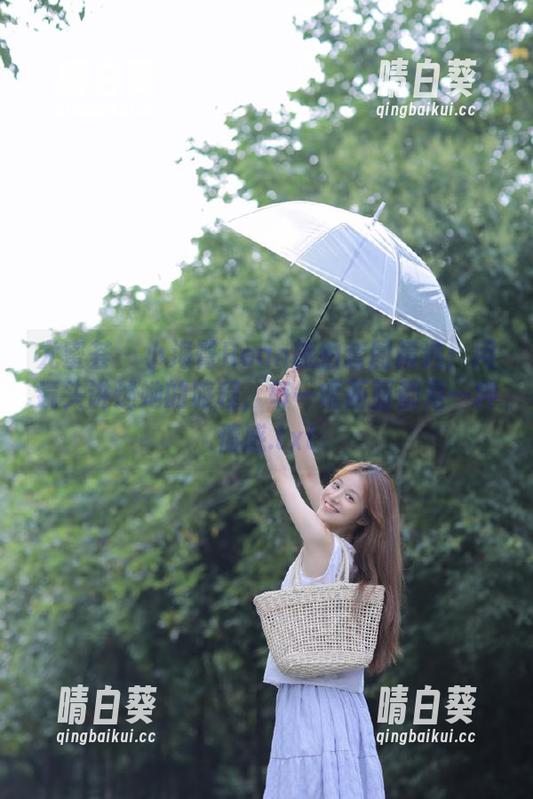 尤蜜荟 - 小海臀Rean旅拍套图精选：用镜头讲述她的旅程，每一幅画面都是一种情感.txt