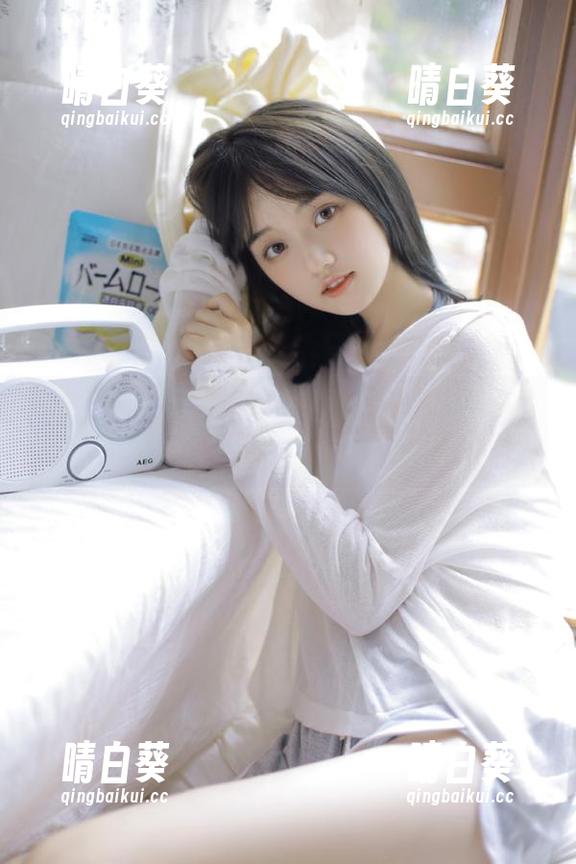 微密圈 - 张老师精心呈现的粉色写真套图，记录每一个动人的瞬间.txt