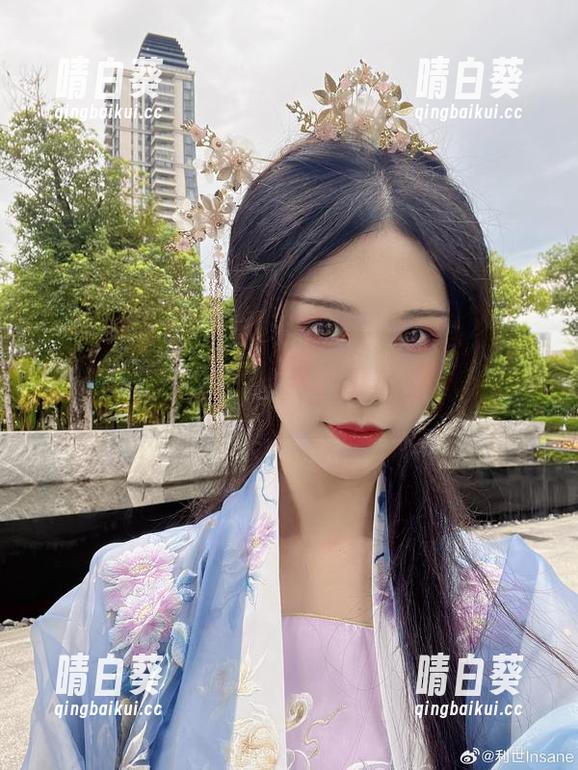 御姐来袭！抖娘利世图集精选：单身狗也能从中找到浪漫的奇妙瞬间！.txt