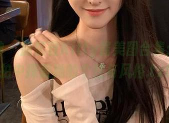 推女神 – 施忆佳Kitty酱美图合集：从自拍中探索她的个性与风格.txt