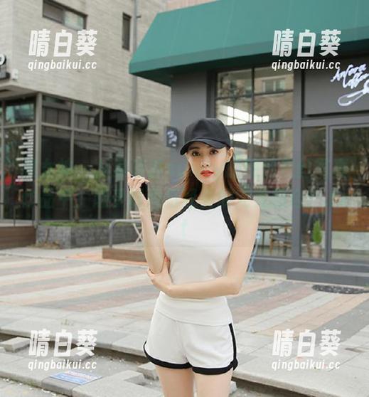 推女神 - 从莫晓茜sunny的精选灰丝写真作品中，感受时尚与经典的完美融合！.txt