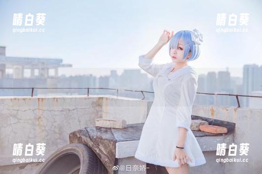 下载日奈娇精美写真《甘雨女仆》原图，带你感受她的魅力与风情！.txt