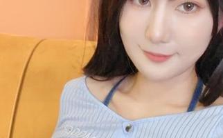 充满活力的星澜想来杯珍珠奶茶双马尾写真，图册展现她的个性之美.txt