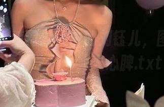 星颜社 – 梦幻泳池中的刘钰儿，图集展示原图之美，沁人心脾.txt