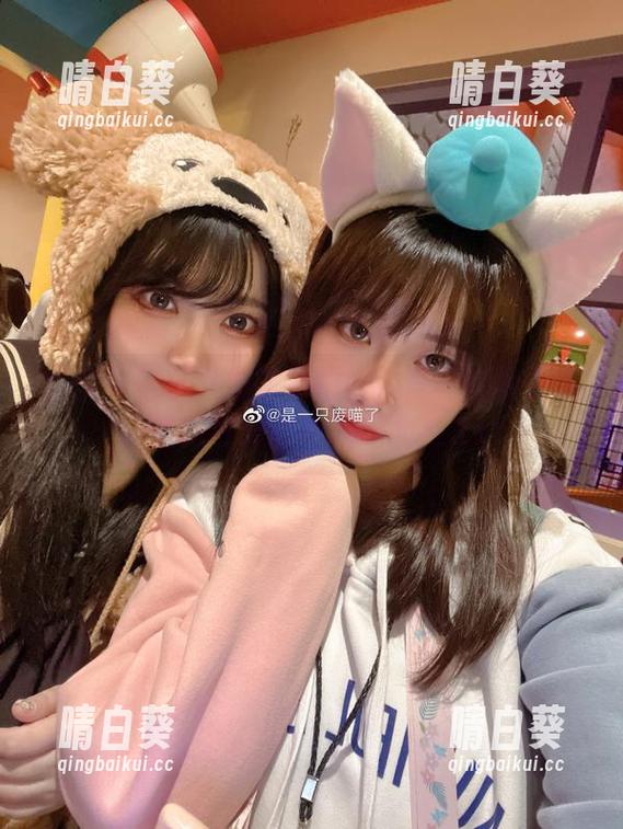 美少女是一只废喵了的校服写真套图更新，清新可爱的校园印象！.txt