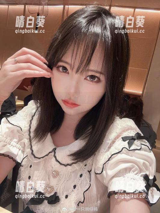 是一只熊仔吗的体操服魅力写真-精选图库展现运动与时尚的完美结合.txt
