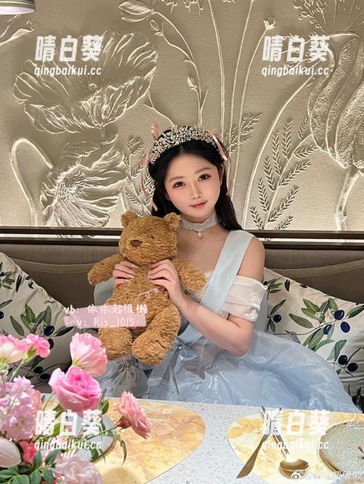独家分享！是依酱吖的礼服图包，让你轻松下载变女神！.txt