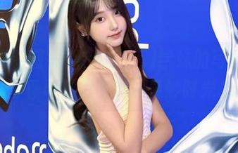 通过观看普美Bomi(보미)学妹的写真，感受青春与梦想交织的曼妙时光.txt