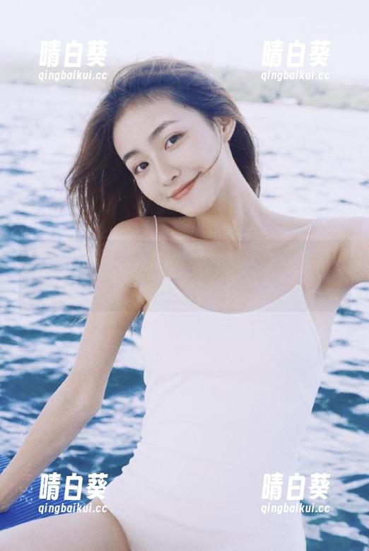 让我们在线一起领略木棉棉OwO的礼服写真，邂逅迷人瞬间.txt