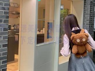 果团网 – 精选美图：黄歆苑白衬衫，在阳光下定格唯美瞬间.txt