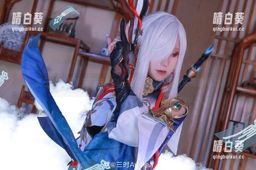 桜满三时的最新旗袍作品集，感受传统与美的交织瞬间.txt