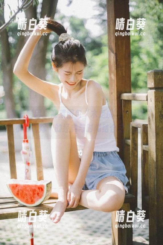 森萝财团 - 高清图包“木走挑”，呈现“小七花嫁”的经典与时尚结合之美.txt