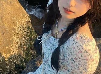 森萝财团 – 在图库资源中，默陌黑色写真展现个性与艺术的完美结合.txt
