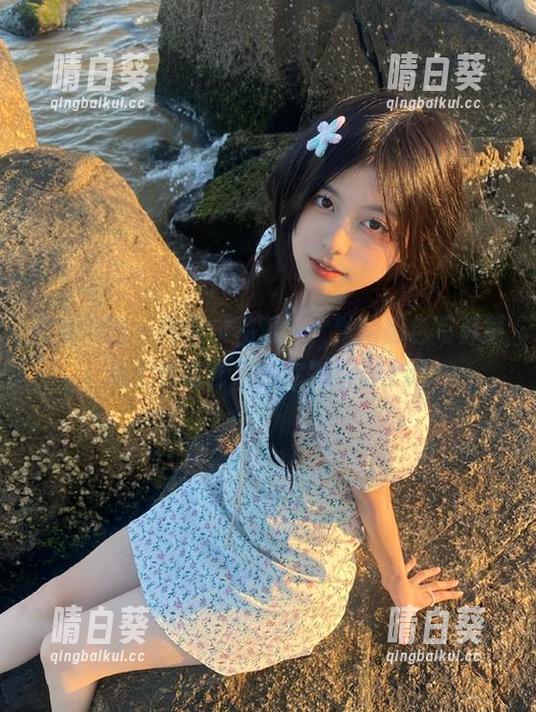 森萝财团 - 在图库资源中，默陌黑色写真展现个性与艺术的完美结合.txt
