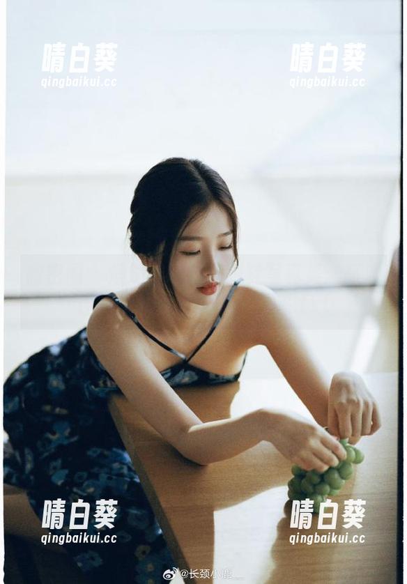 微密圈 - 楚楚不吃鱼高跟鞋写真集：高清诠释现代女性的独特风采.txt