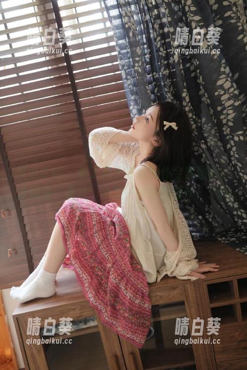 模范学院 - 看了周于希的女仆全套图包，才知道‘偶然’也是一种绝佳设计！.txt