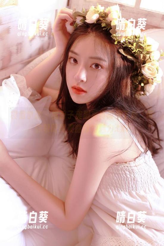 模范学院 - 桃香子美脚写真高清下载，带你领略绝美曲线的魅力.txt