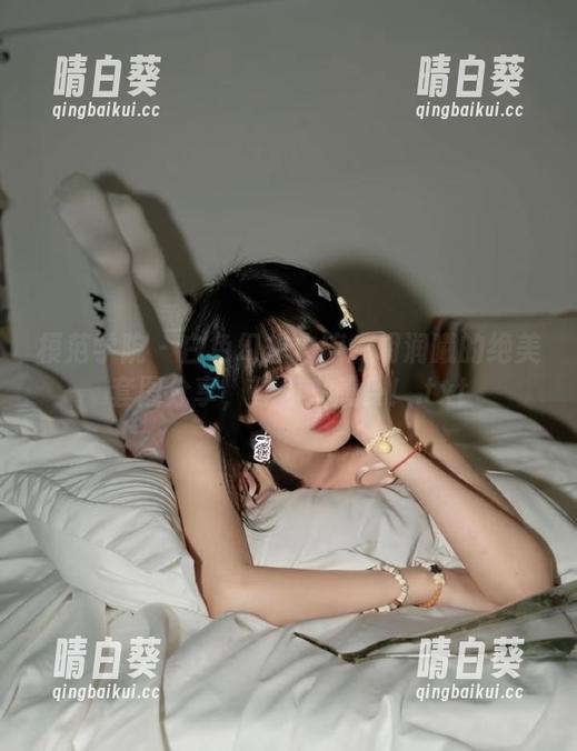 模范学院 - 白色幻想之旅：胡润曦的绝美套图分享，等你来感受！.txt