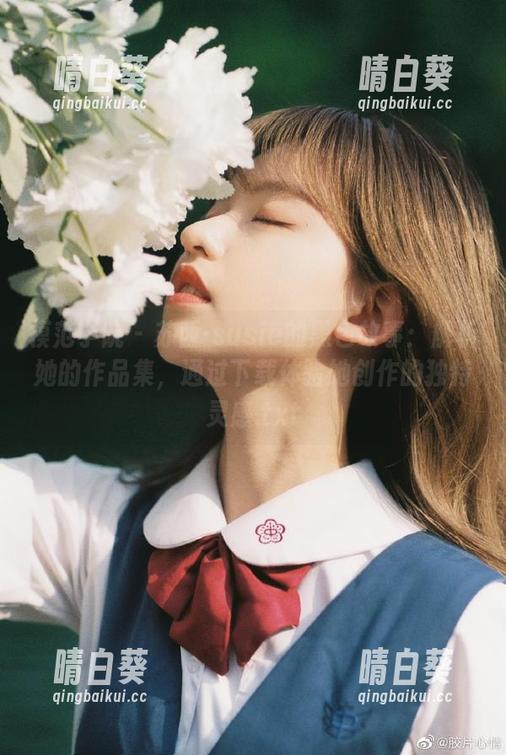 模范学院 - 苏西-susie的黑色故事：解析她的作品集，通过下载体验她创作的独特灵感.txt