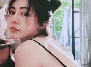 绝美婚纱写真图集：樱晚gigi带你走进浪漫婚礼的梦境.txt