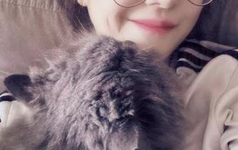 樱晚gigi精选写真合集：有你的月光，见证我与自嘲斗智斗勇的每一瞬.txt