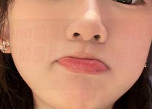 樱落Selena的写真故事：通过碧蓝航线与华甲僵尸的图片感受梦幻与现实交融.txt
