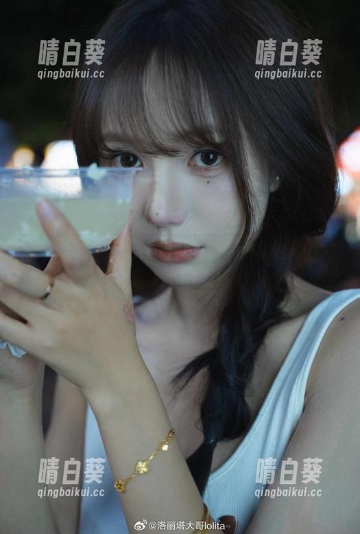 唯美解析：洛丽塔大哥肉丝图册中原图的艺术性展现与时尚魅力.txt