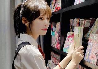 爱老师phd的叉子的内衣发掘：高清写真集让你心动不已！.txt