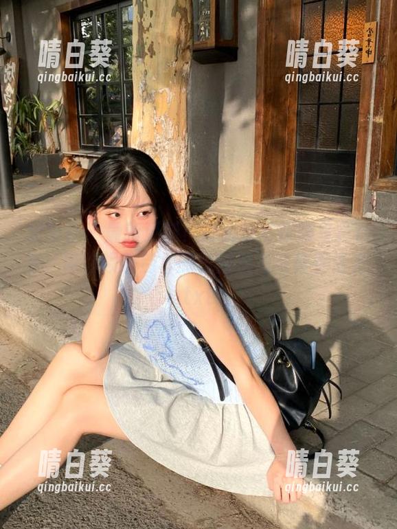 爱蜜社 - 最新更新！娜大少爷校服写真合集，带你领略别样的校园魅力与青春活力.txt