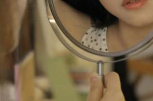 爱蜜社 – 作品更新：杨晨晨sugar红裙写真原图，让我们一同欣赏她的美丽诠释.txt