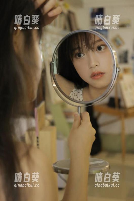 爱蜜社 - 作品更新：杨晨晨sugar红裙写真原图，让我们一同欣赏她的美丽诠释.txt