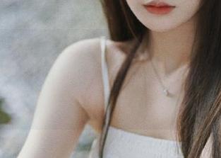 物恋传媒 – elise带你踏入灰色棉袜的世界：写真作品集免费下载，时尚与优雅兼得！.txt