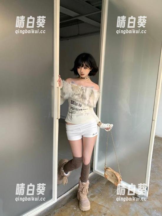物恋传媒 - 举杯邀月，小晴天带你领略飞跃的文艺风，尽享写真图包的经典之美.txt