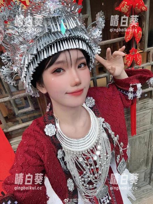 柴郡音乐绚烂的氛围中，狐萝卜呦私拍图集为你捕捉到无数动人的瞬间！.txt